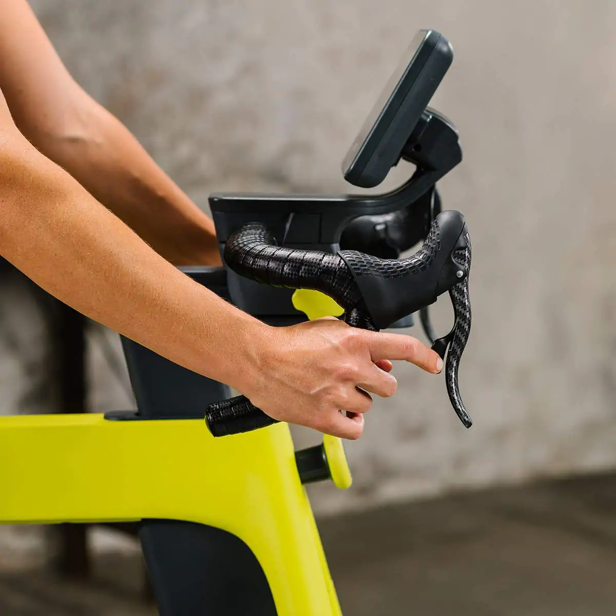 Kettler HOI FRAME+ - dirkalno sobno kolo - 7" zaslon na dotik - Bluetooth povezljivost