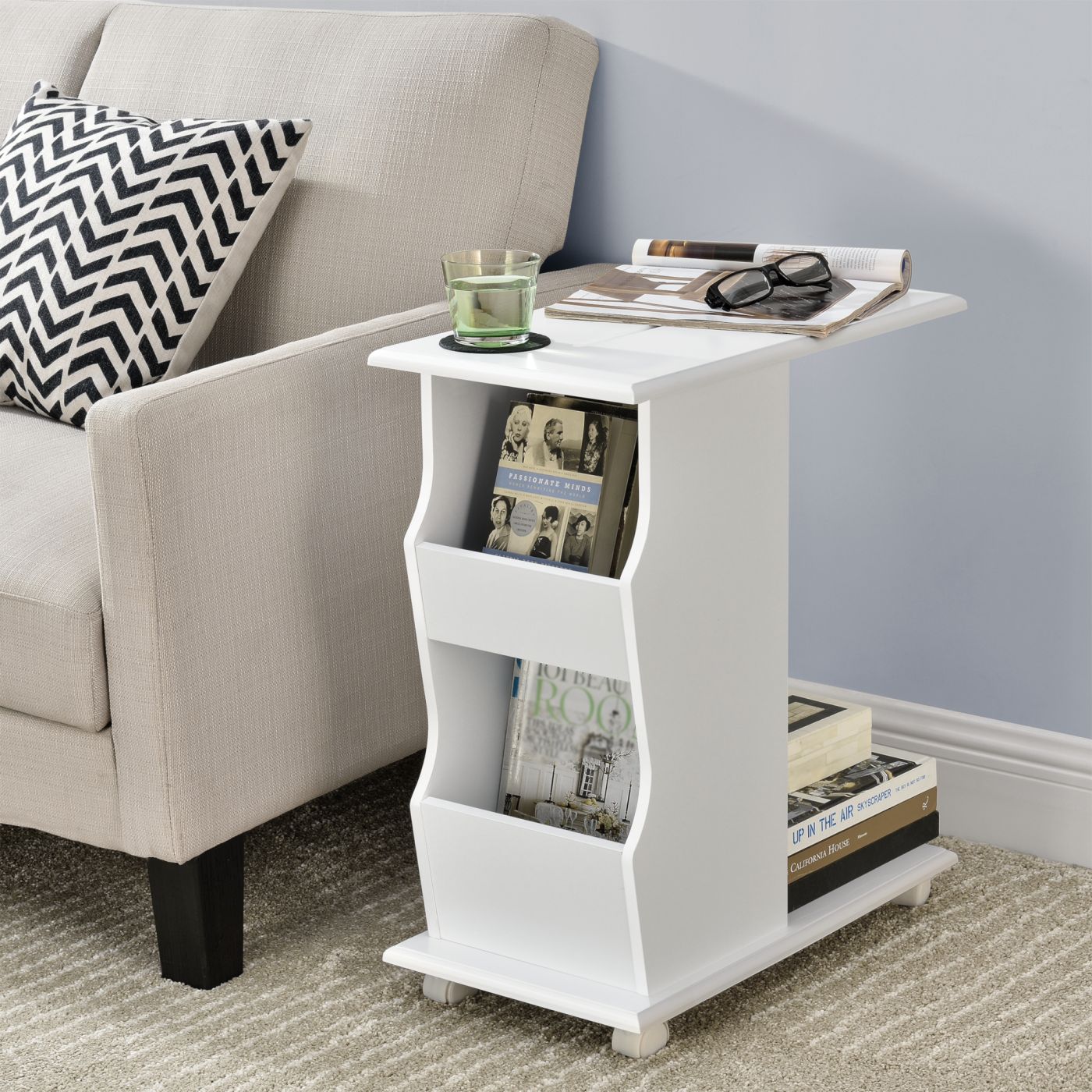 Elegantna in Praktična Stranska Miza Kungälv - Idealna Kombinacija Funkcionalnosti in Sodobnega Dizajna