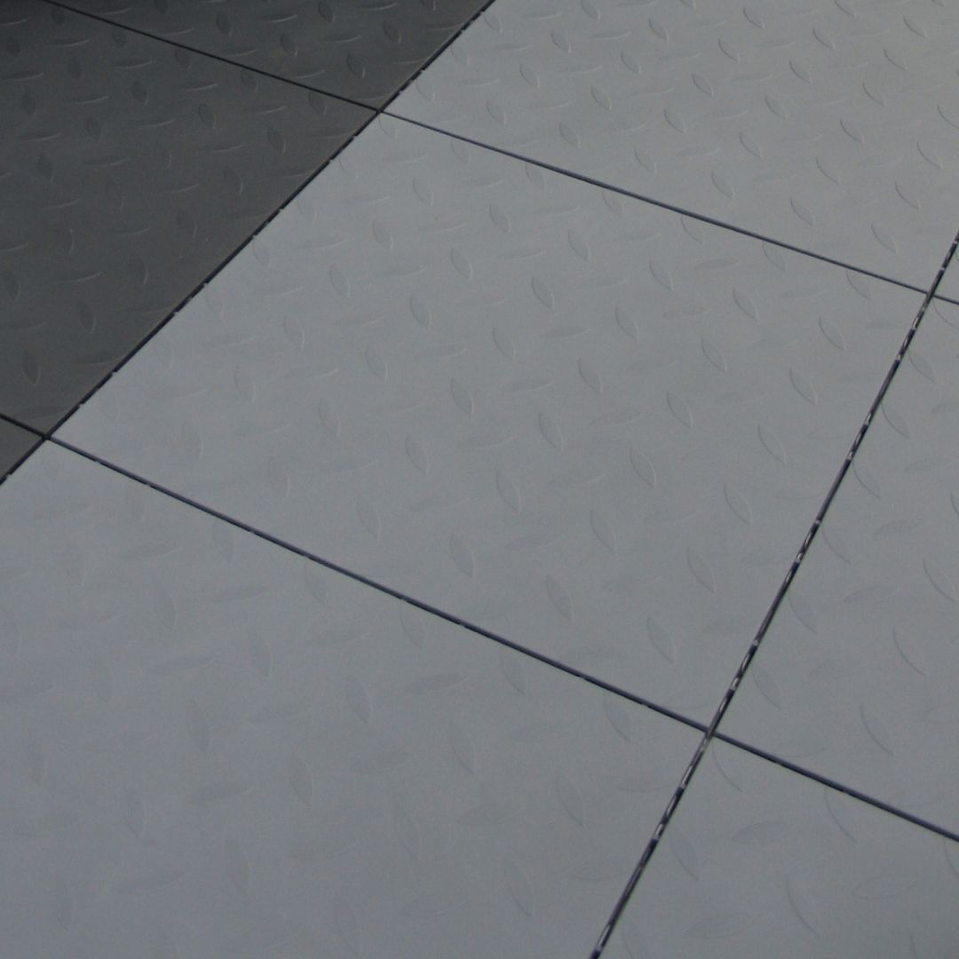 Bergo Nova talne plošče v delavnici.