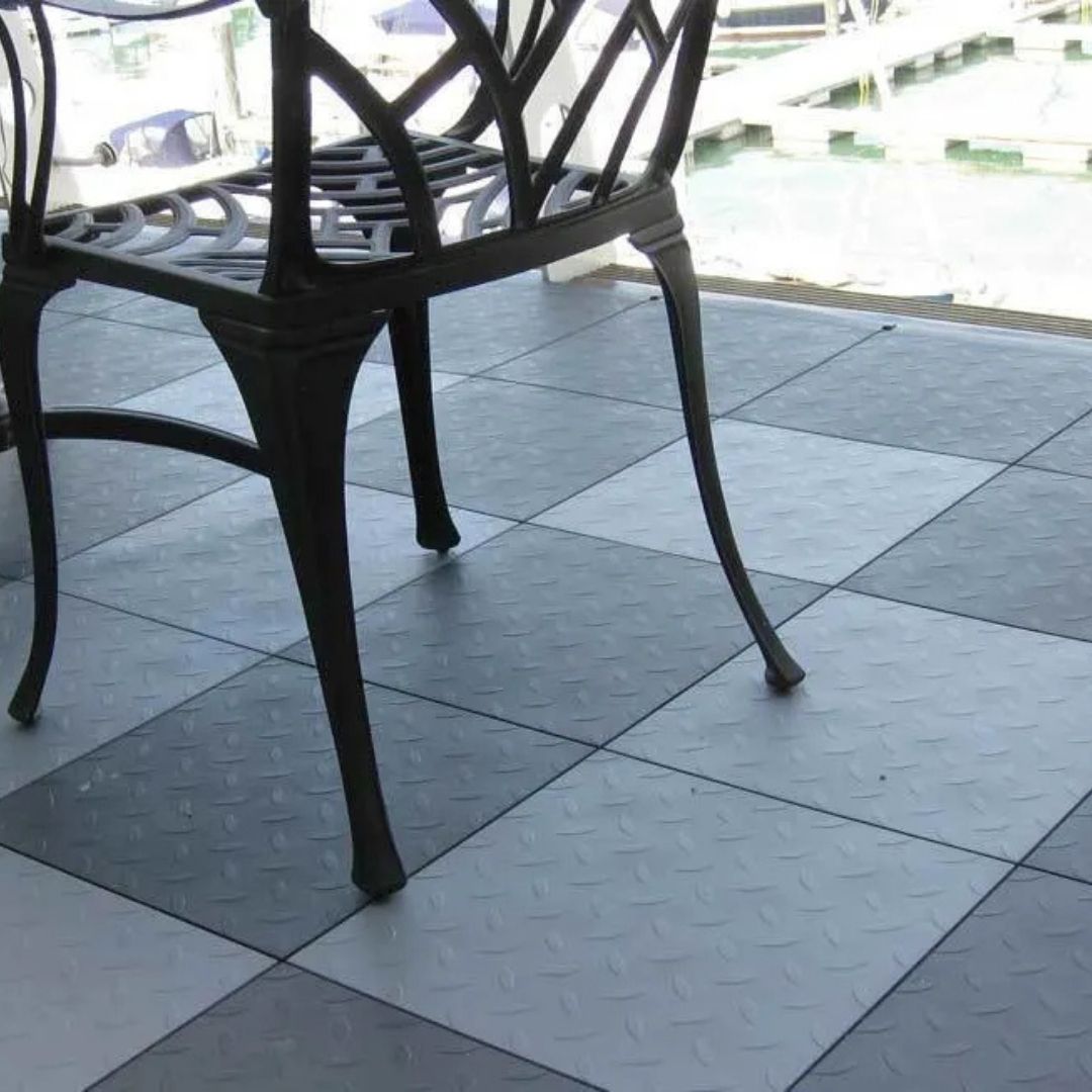 Bergo Nova talne plošče v delavnici.