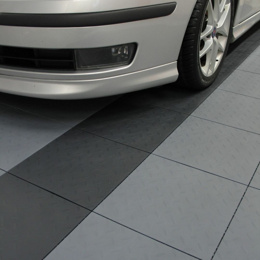 Bergo Nova talne plošče v delavnici.