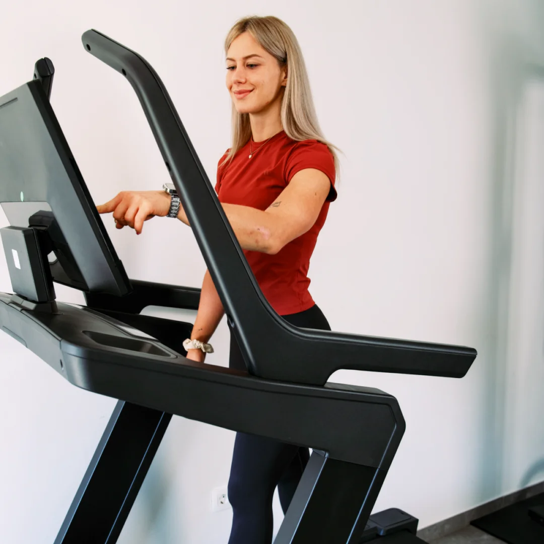 NordicTrack X24 tekalna steza | 24-palčni vrtljivi HD-zaslon na dotik, Hitrost do 20 km/h, Naklon −6 do 40 % | Vadite po svojem načrtu - slika 6