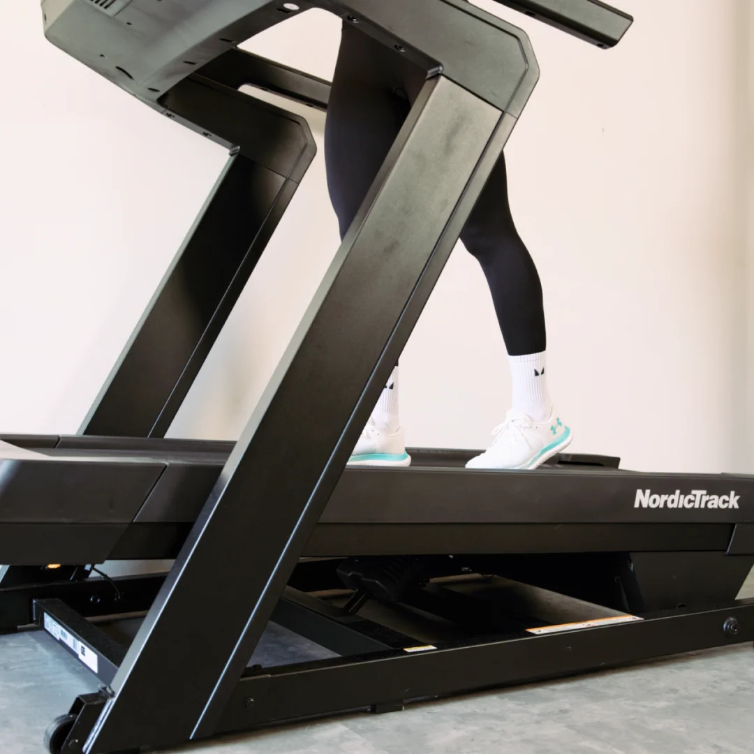 NordicTrack X24 tekalna steza | 24-palčni vrtljivi HD-zaslon na dotik, Hitrost do 20 km/h, Naklon −6 do 40 % | Vadite po svojem načrtu - slika 33