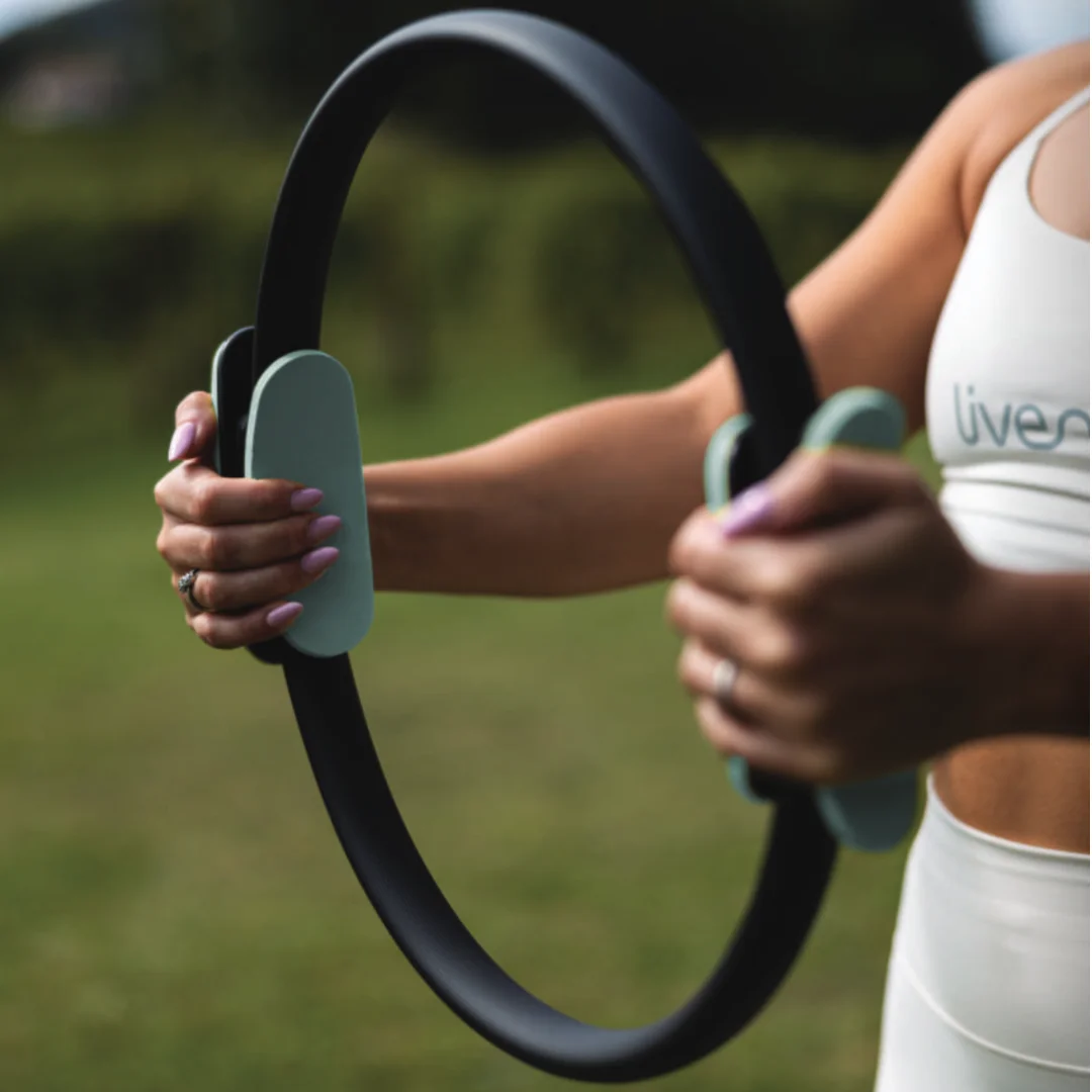 Toorx Pilates Ring obroč za pilates | Ø 38 cm · Light/Strong · soft-touch ročaji | več nadzora v vsakem gibu - slika 2