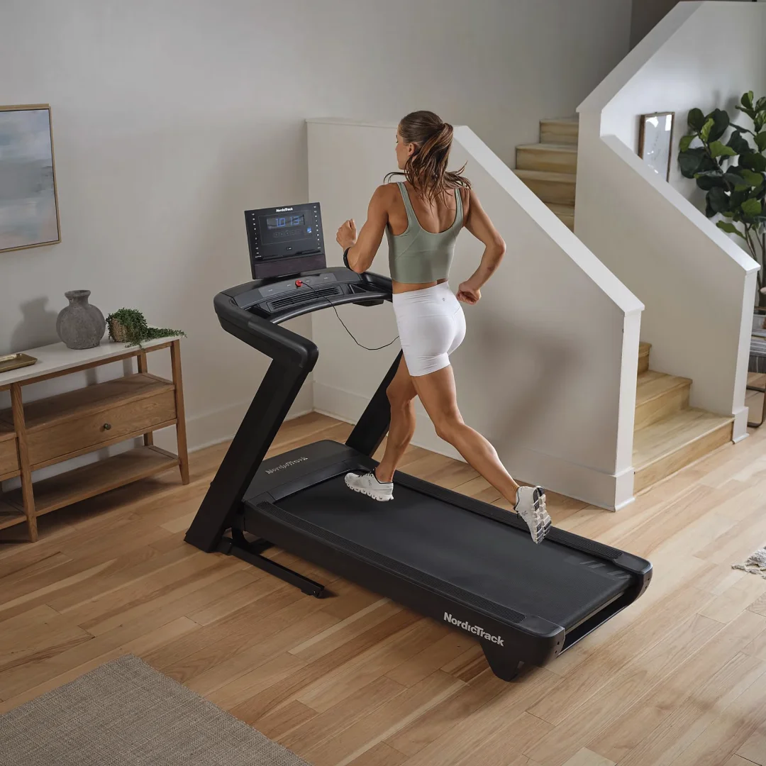 NordicTrack Commercial LE tekalna steza | 7-palčni LCD-zaslon, Hitrost do 20 km/h, Naklon −3 do 12 % | Vadite po svojem načrtu - slika 3
